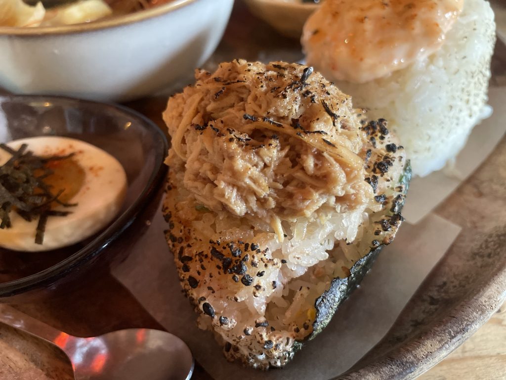 麋谷_鮪魚香鬆烤飯糰