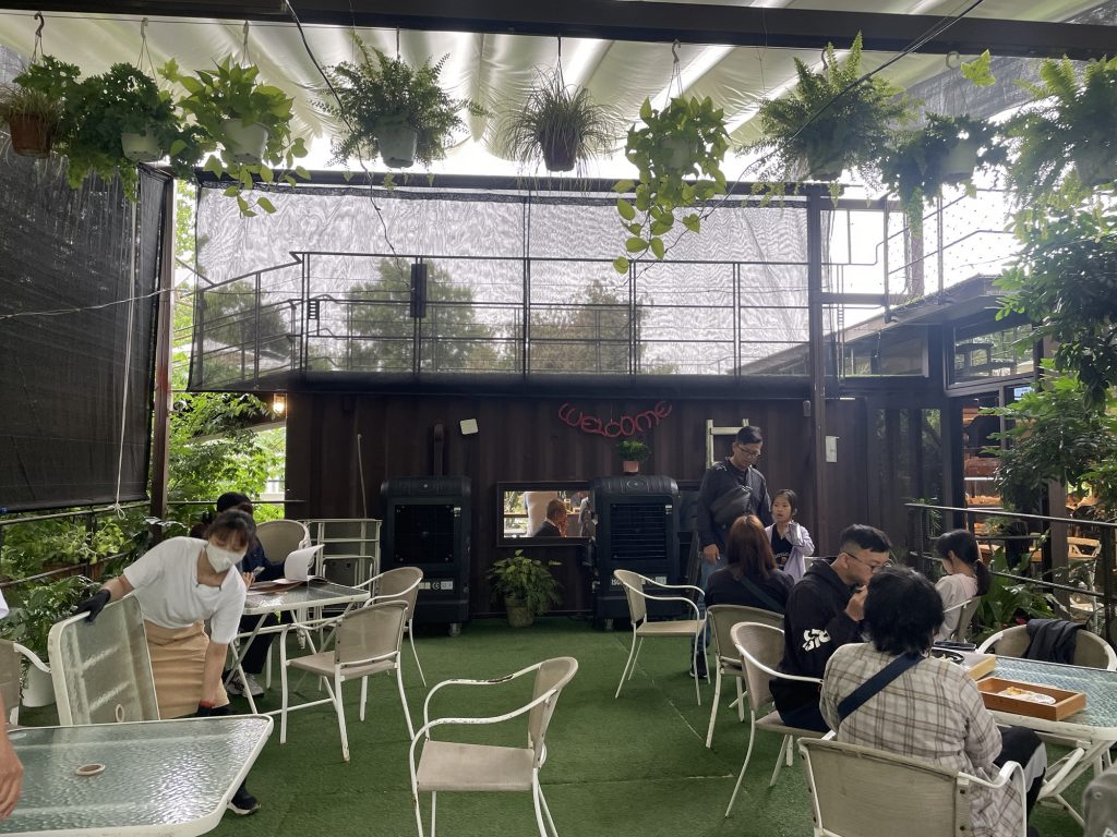 幸福山丘_戶外用餐區